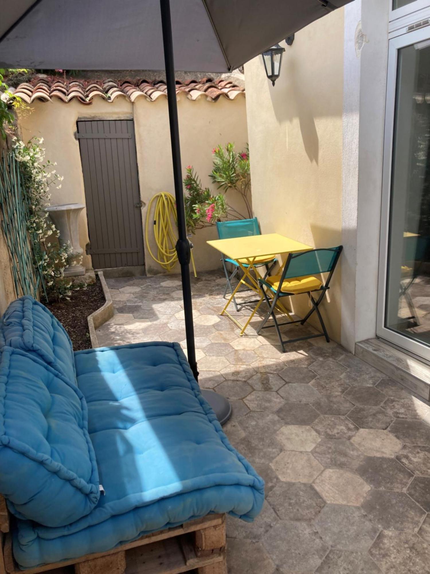 Le Studio D'Auguste- Coeur De Nimes-Chaleureux-Emplacement Ideal Exterior photo