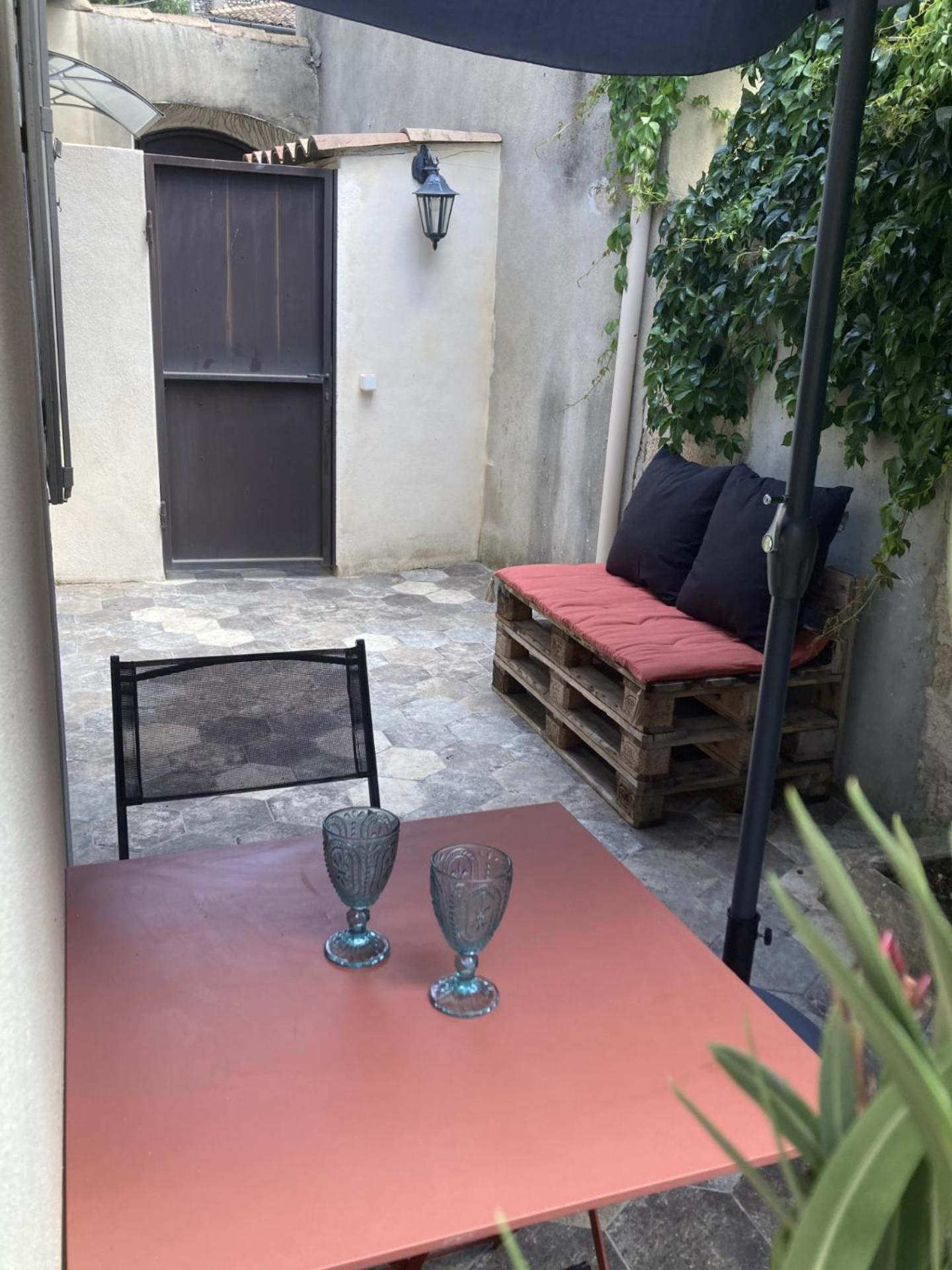 Le Studio D'Auguste- Coeur De Nimes-Chaleureux-Emplacement Ideal Exterior photo