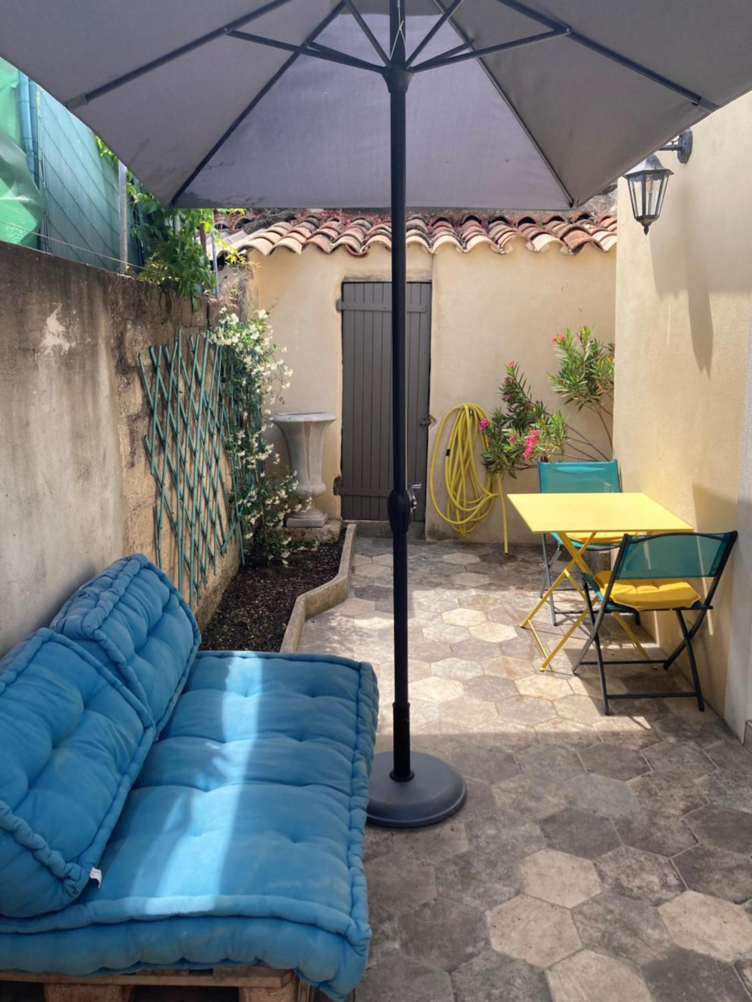 Le Studio D'Auguste- Coeur De Nimes-Chaleureux-Emplacement Ideal Exterior photo